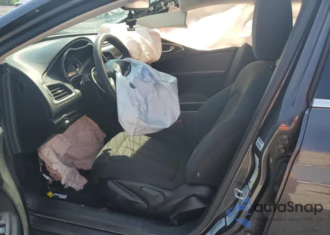 2015 Chrysler 200 Limited z USA, uszkodzony, nr VIN 1C3CCCAB1FN536736